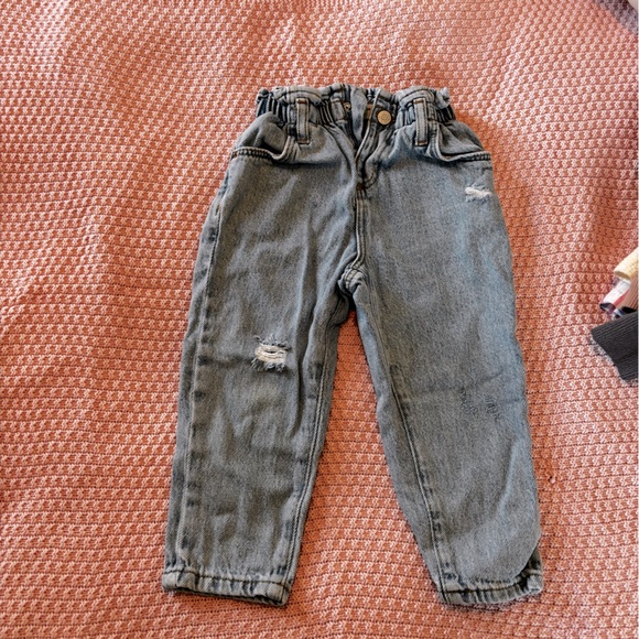 Zara Other - Light blue denim jeans